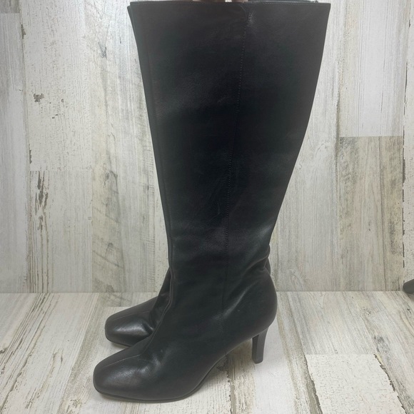 ANTONIO MELANI Shoes - ANTONIO MELANI Black Knee High Square‎ Toe Heeled Smooth Leather Boots size 7.5